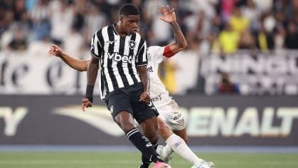 Botafogo x Santos: veja como foi a vitória por 2 a 1 na volta do Brasileirão, com gols de Lucas Emanuel, Barreal e Kadir Barría.