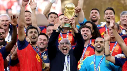 Saiba até quando a Espanha fica com a taça da Copa do Mundo após o título de 2026. Entenda os detalhes e regras da FIFA sobre a posse do troféu original.