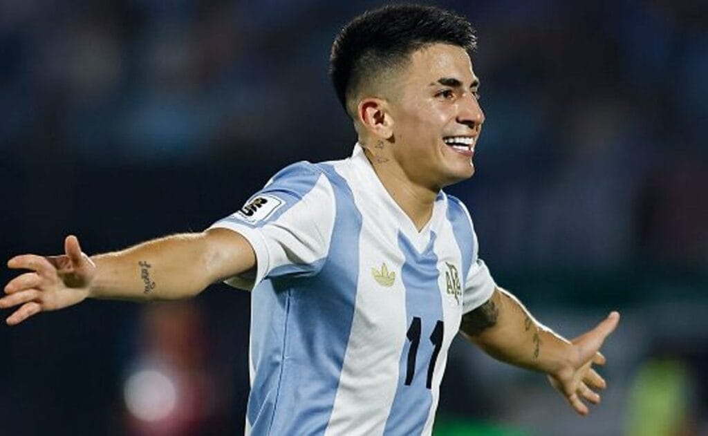 O Flamengo avança por Thiago Almada com oferta de € 20 milhões. Veja os números do argentino, salário, engenharia financeira e como ele joga no time.