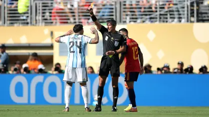 A Espanha conquista o bicampeonato mundial ao vencer a Argentina por 1 a 0 na prorrogação, com gol de Ferran Torres. Veja como foi a final.