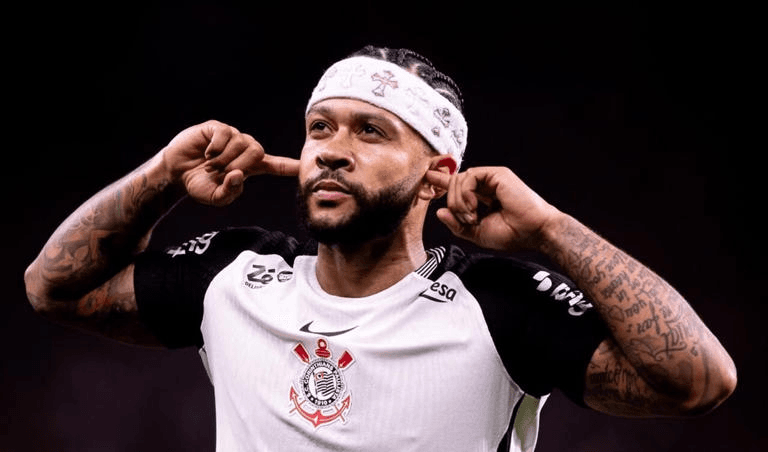 Corinthians e Memphis Depay chegam a acordo para renovação. Veja os bastidores da negociação, os impactos no elenco e a análise do F14 Sports.
Categoria Oficial: Corinthians