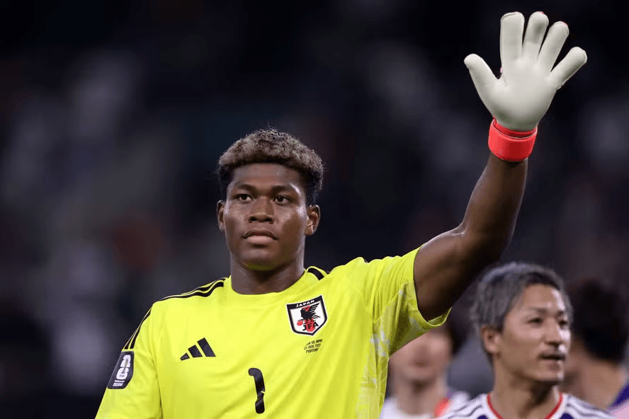 PSG entra na corrida pela contratação de goleiro destaque do Japão no mercado da bola. Veja os detalhes da investida francesa e a análise no F14 Sports.
Categoria Oficial: Mercado da Bola