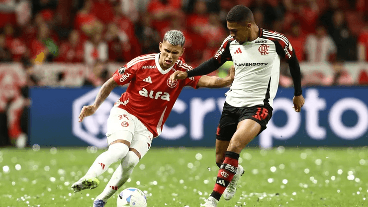 Onde assistir Internacional x Flamengo ao vivo pelo Brasileirão 2026? Confira horário, transmissão, prováveis escalações e análise no F14 Sports!