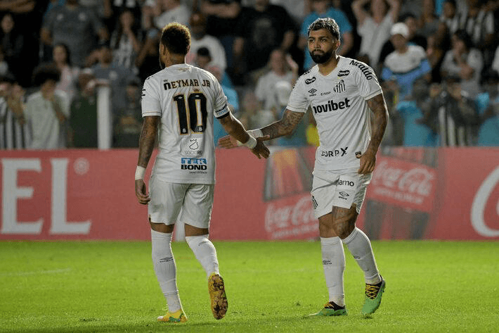 Santos leva susto com gol aos 19 segundos, reage no segundo tempo e confirma vaga nas oitavas da Sul-Americana